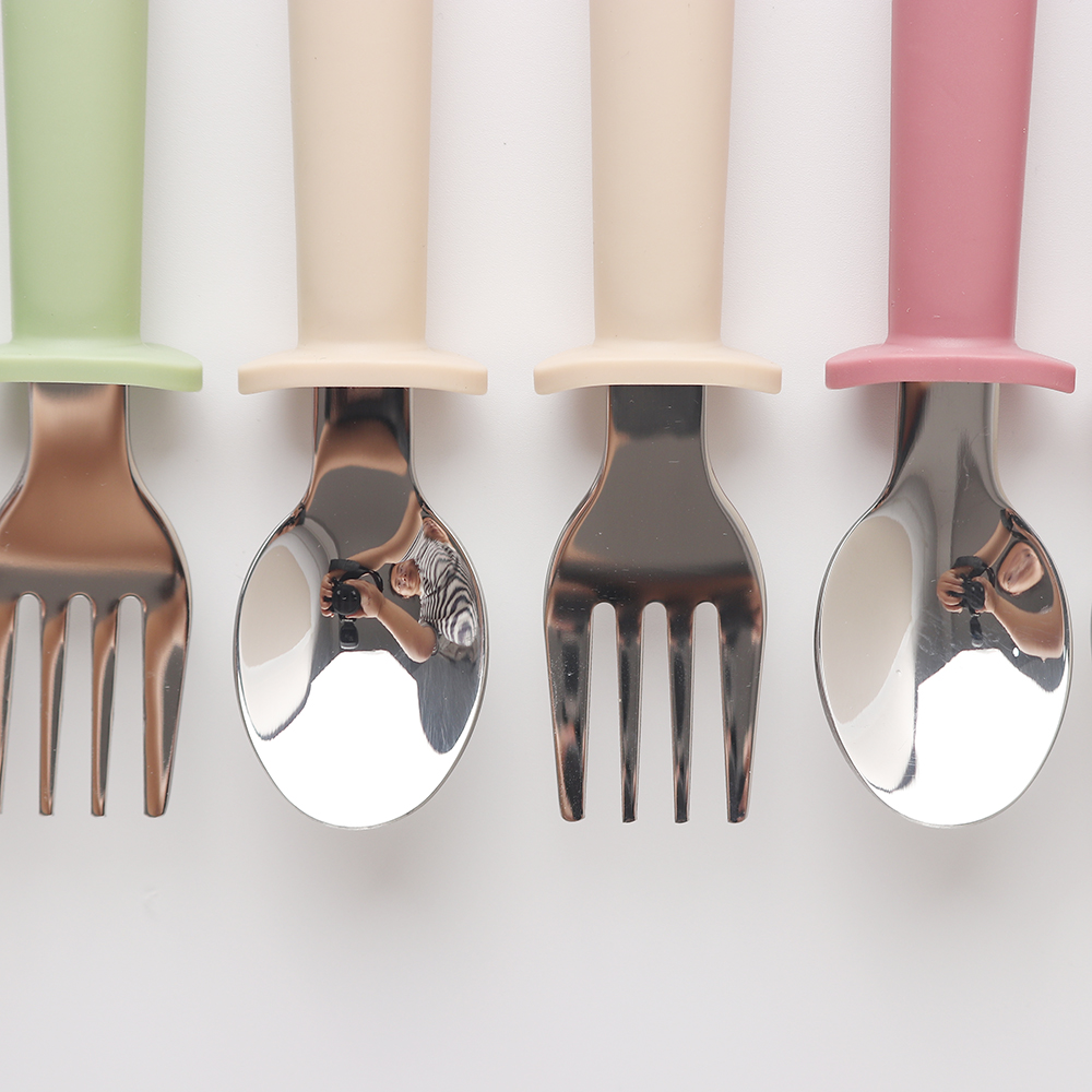 カスタムロングハンドルシリコンスプーン＆フォークセット -  - Baby Food Weaning のレビューと価格